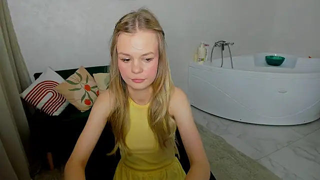 MidnighteAura live cam on StripChat