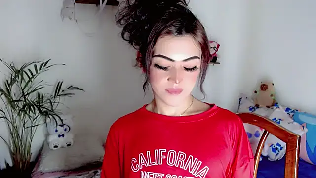 NathalialLooes live cam on StripChat