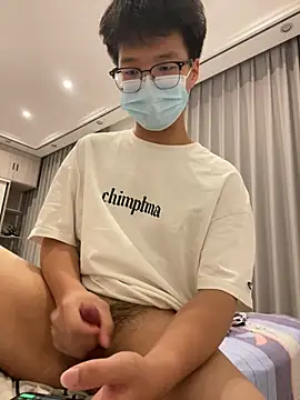 Yalotutu live cam on StripChat