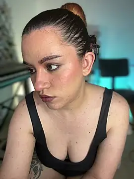 NikkiNix webcam