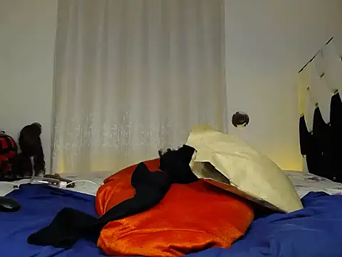 KinkQueenLove webcam