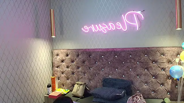AntonellaRosex live cam on StripChat