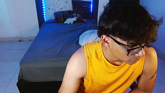 Mr_yisuzz webcam