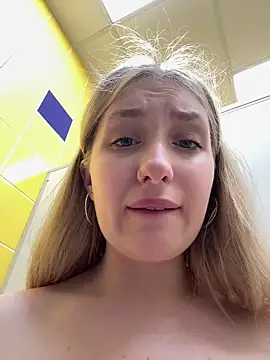 Polly_Pop webcam