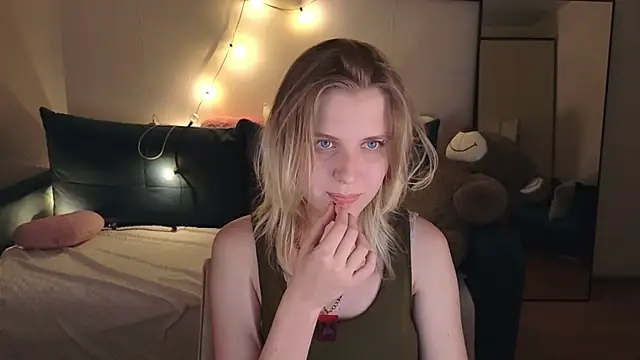 Viki_Charm webcam