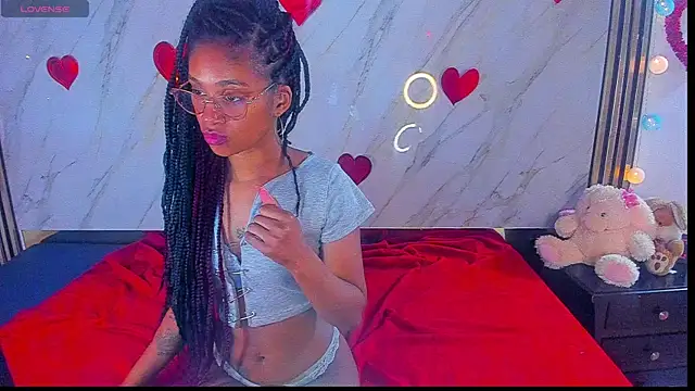Noami_ webcam