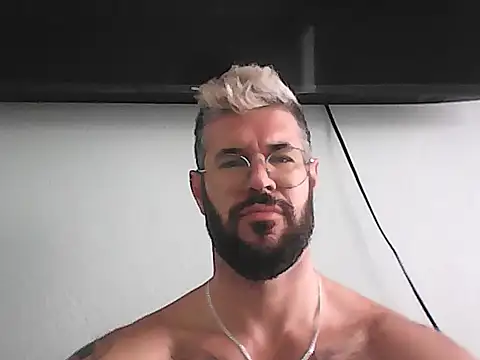 mrbighairychest live cam on StripChat
