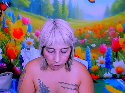 indianroxy webcam