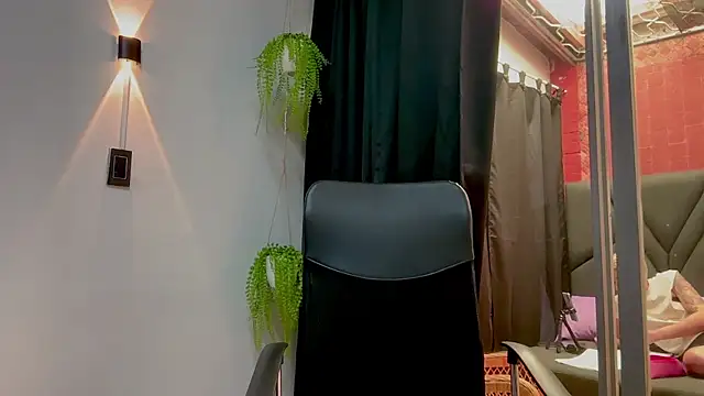MarcellaGriffin live cam on StripChat