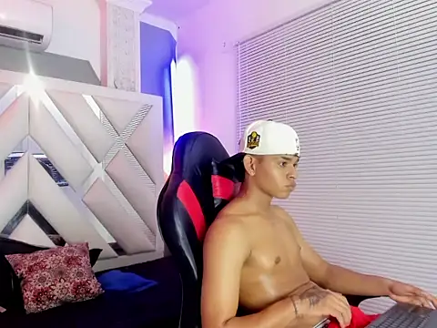nova_mitchell7 (M twink) - NACKED