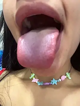 leilani_X webcam