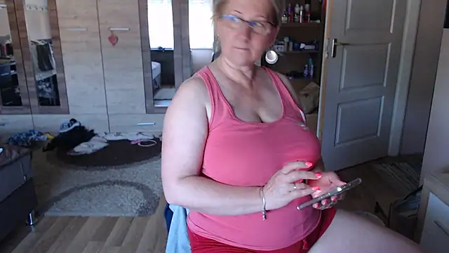 Elza01 live cam on StripChat