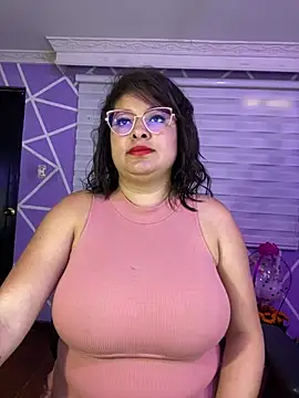 MiiaaJoness webcam
