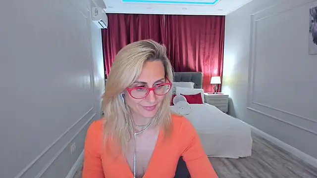 MuseOfStage live cam on StripChat
