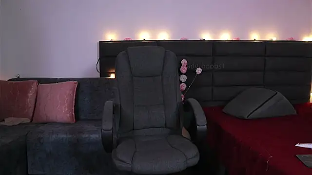 kathieandpovcock1 webcam