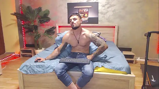 Tiberius_hunk live cam on StripChat