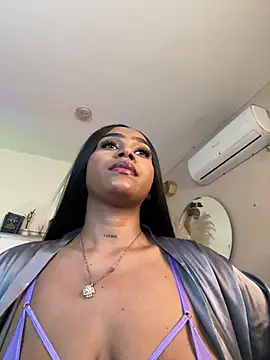 YariRose webcam