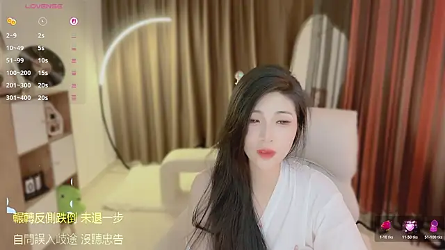 Vaidurya-Yolo live cam on StripChat