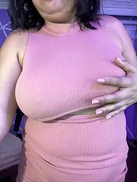 MiiaaJoness webcam