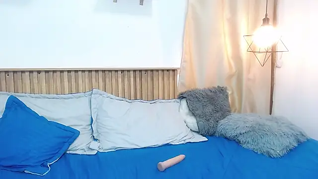 Violet_2003 webcam