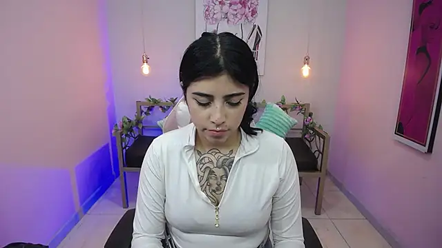 Adri_gomez_x live cam on StripChat