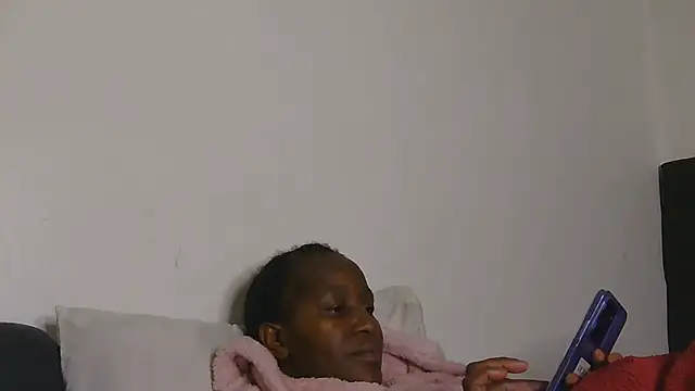 sluttylaura21 - Sluttylaura21's free webcam - UK Sex Cams