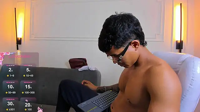 Paradise_boy_s webcam