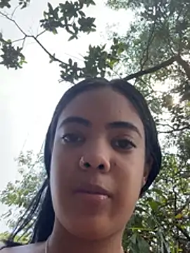 NAUGHTY_LITTLE_18 webcam