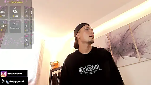 soyander03_ live cam on StripChat