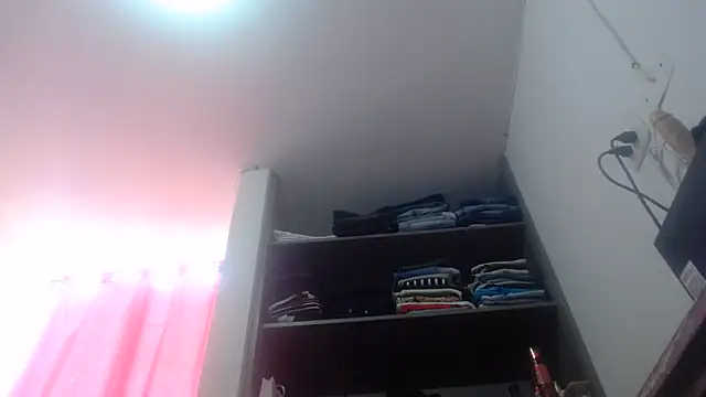 nicolle_milf1978 webcam