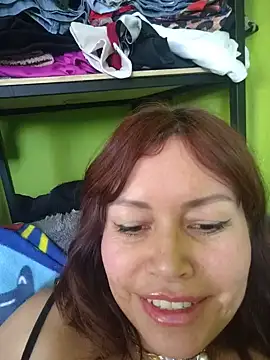 KellyPerlaxxx webcam