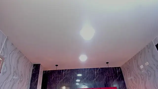 LatinaHoleQueen live cam on StripChat