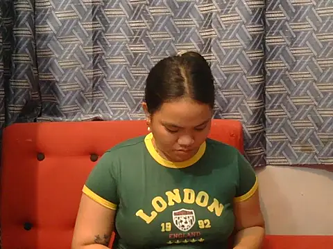 prettykrysgirl - Prettykrysgirl's free webcam - UK Sex Cams