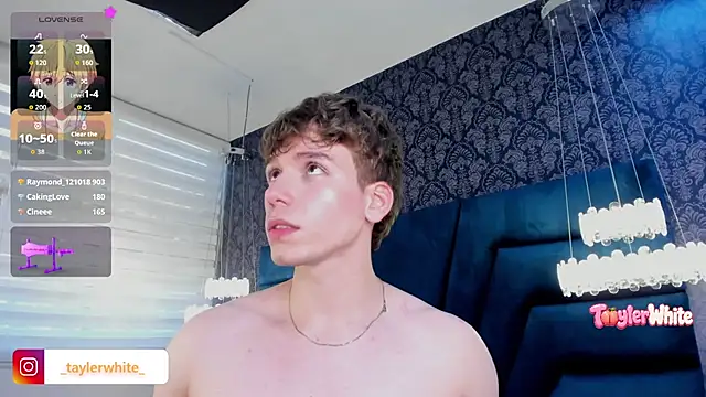 TaylerWhite live cam on StripChat
