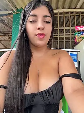 Isaa-Sweet webcam