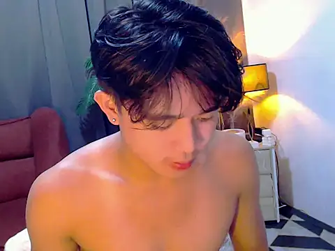 NautyBoyBrazeen_143 live cam on StripChat