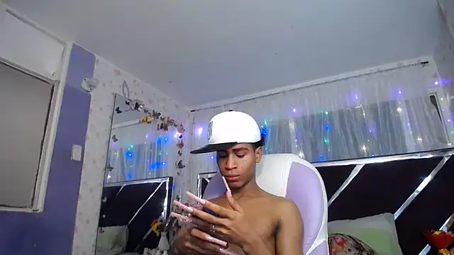 Santy_bigcock_01 live cam on StripChat