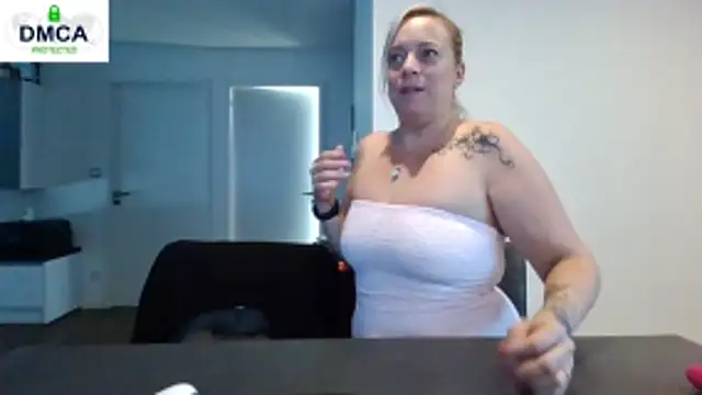 Miss-Chupagirly webcam