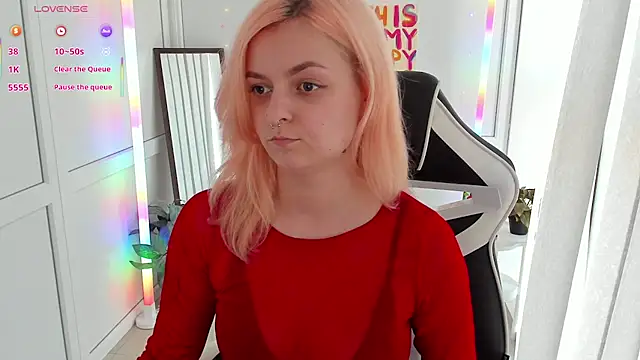 NightLeaf live cam on StripChat