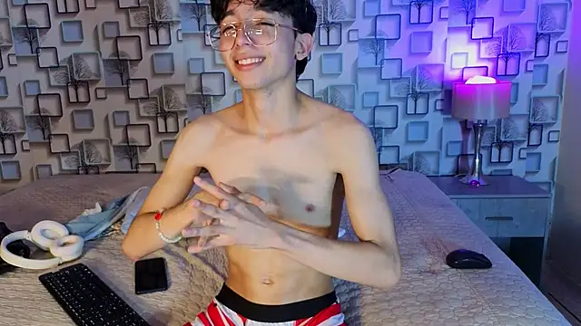 Twink_Sebas7 webcam