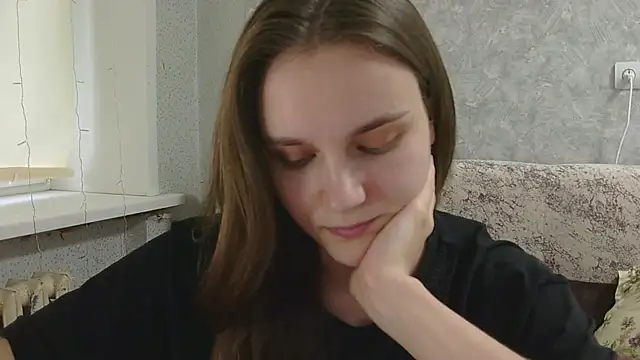 DolcezzaCream live cam on StripChat