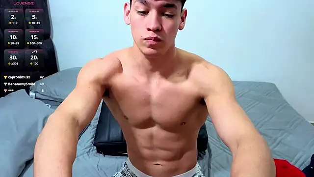 Luke_Muscle live cam on StripChat