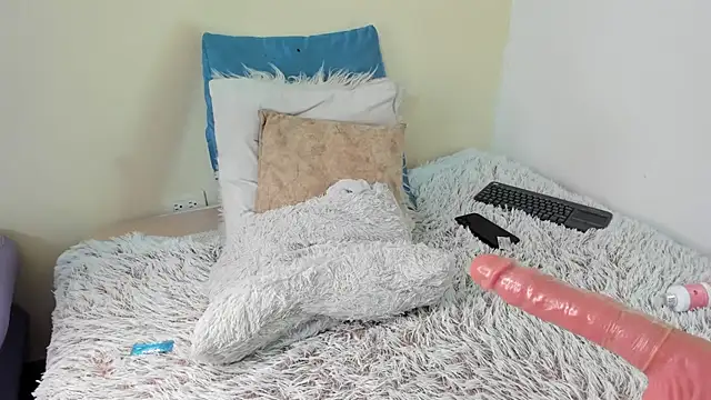 Nadia-Monroe webcam