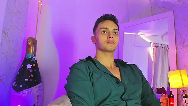 andrewevans46 live cam on StripChat