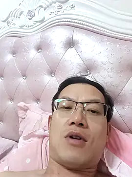 GG-0021 live cam on StripChat