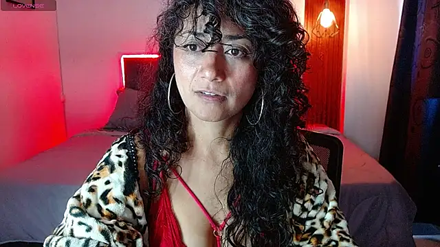 Lucy_luu_98 live cam on StripChat