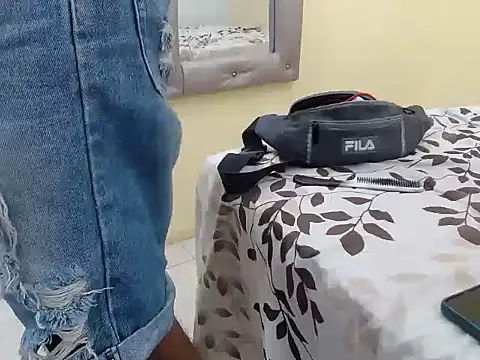 Tommybigcock24 live cam on StripChat