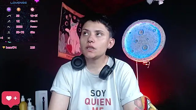 girl_intense444 webcam