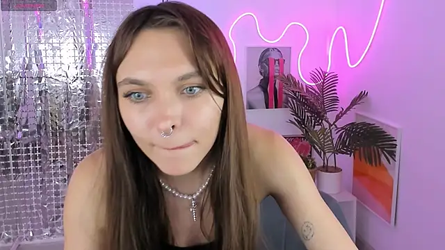 ChloeSunny live cam on StripChat