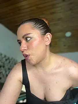 NikkiNix webcam